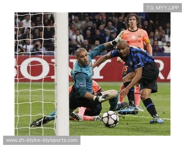 欧冠足球运动员麦孔的精彩瞬间